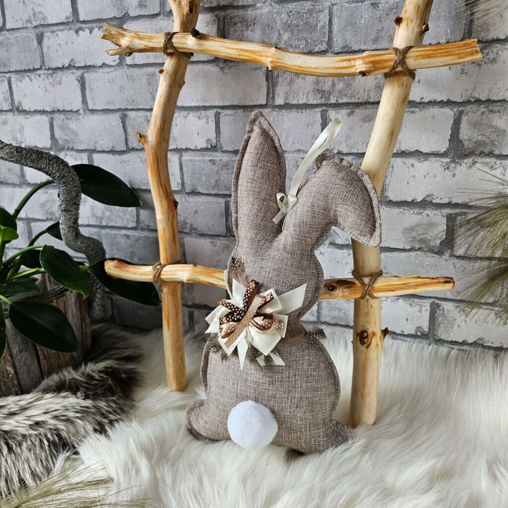 Zestaw sielskich dekoracji dwie gęsi i zając ręcznie szyte w Polsce w stylu rustykalnym